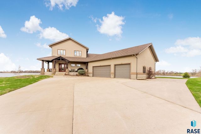 209 Lake Ridge Dr Drive, Wentworth, SD 57075