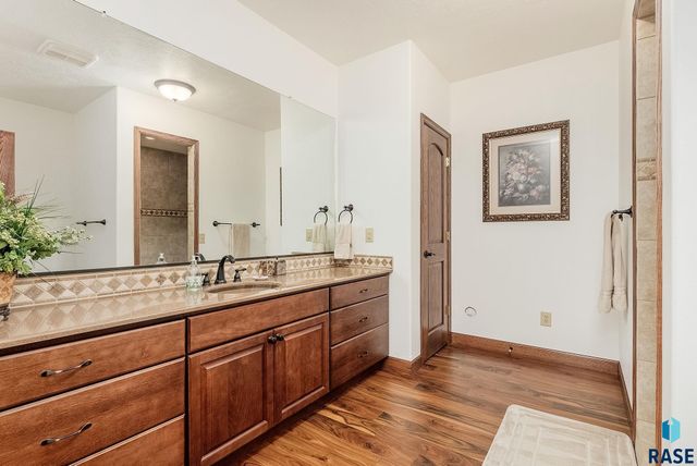 209 Lake Ridge Dr Drive, Wentworth, SD 57075