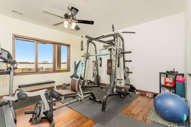 209 Lake Ridge Dr Drive, Wentworth, SD 57075