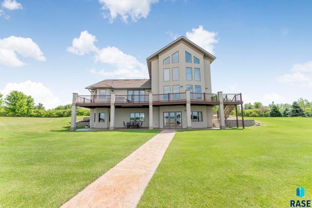 209 Lake Ridge Dr Drive, Wentworth, SD 57075