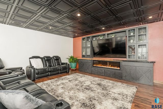 209 Lake Ridge Dr Drive, Wentworth, SD 57075