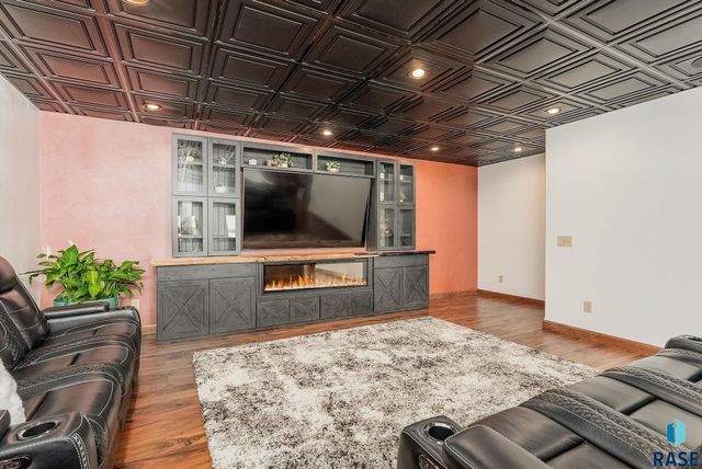 209 Lake Ridge Dr Drive, Wentworth, SD 57075