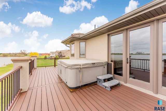 209 Lake Ridge Dr Drive, Wentworth, SD 57075