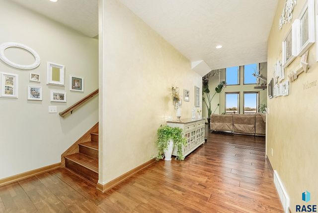 209 Lake Ridge Dr Drive, Wentworth, SD 57075