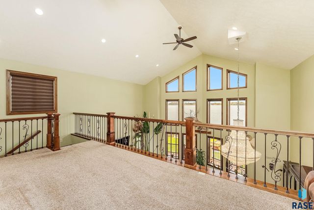 209 Lake Ridge Dr Drive, Wentworth, SD 57075