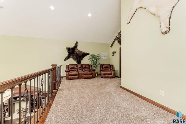 209 Lake Ridge Dr Drive, Wentworth, SD 57075