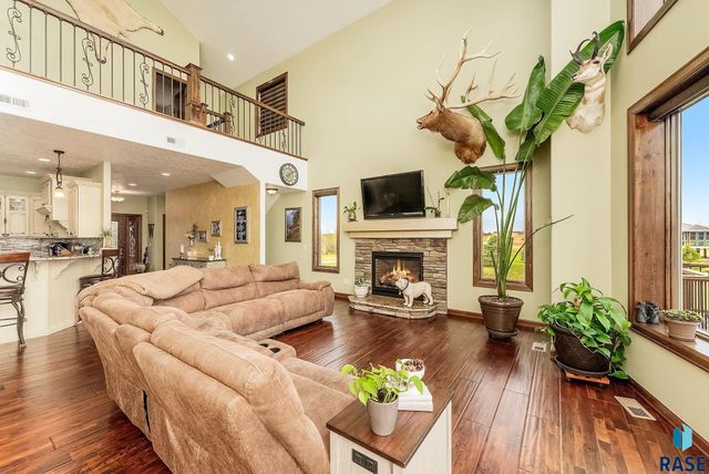 209 Lake Ridge Dr Drive, Wentworth, SD 57075