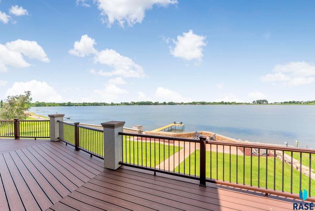 209 Lake Ridge Dr Drive, Wentworth, SD 57075