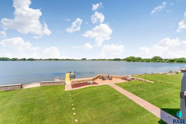 209 Lake Ridge Dr Drive, Wentworth, SD 57075