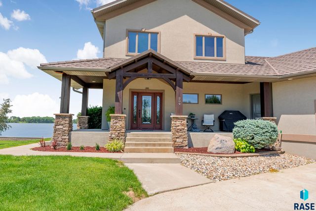 209 Lake Ridge Dr Drive, Wentworth, SD 57075