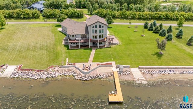 209 Lake Ridge Dr Drive, Wentworth, SD 57075