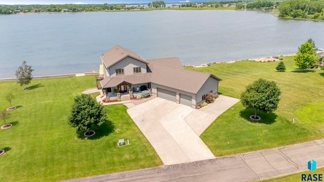 209 Lake Ridge Dr Drive, Wentworth, SD 57075