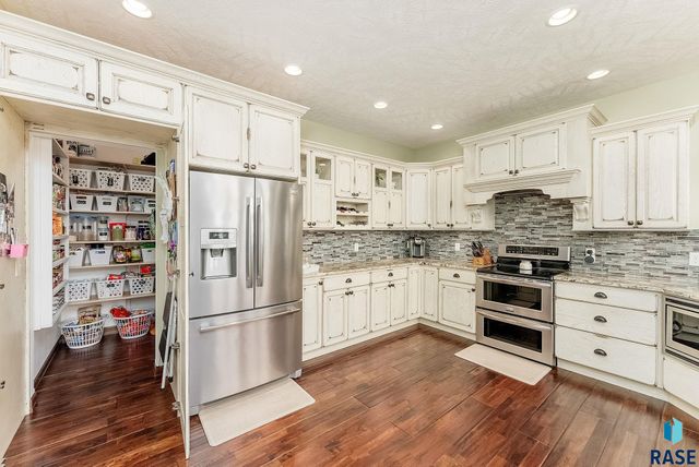 209 Lake Ridge Dr Drive, Wentworth, SD 57075