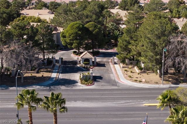 2605 South Durango Drive 102, Las Vegas, NV 89117