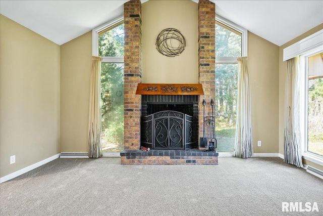 202 W WOLF Road, Peoria, IL 61614