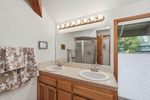 57715 Poplar Loop, Sunriver, OR 97707