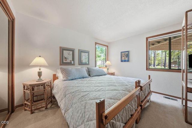 57715 Poplar Loop, Sunriver, OR 97707