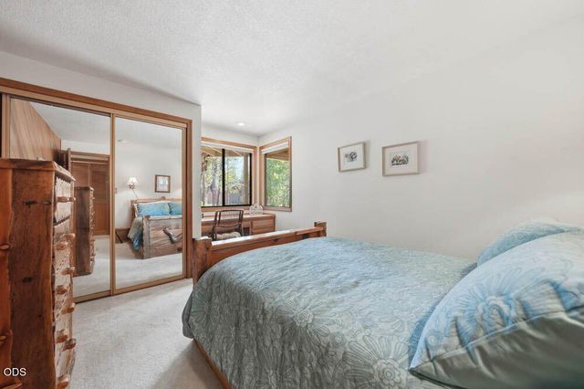 57715 Poplar Loop, Sunriver, OR 97707