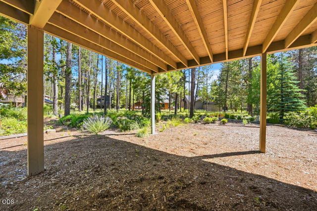 57715 Poplar Loop, Sunriver, OR 97707