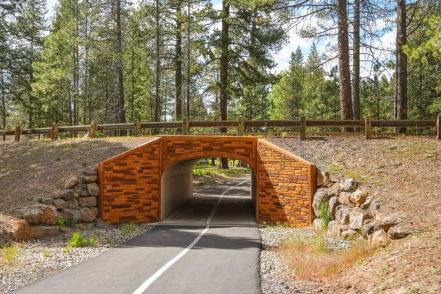 57715 Poplar Loop, Sunriver, OR 97707