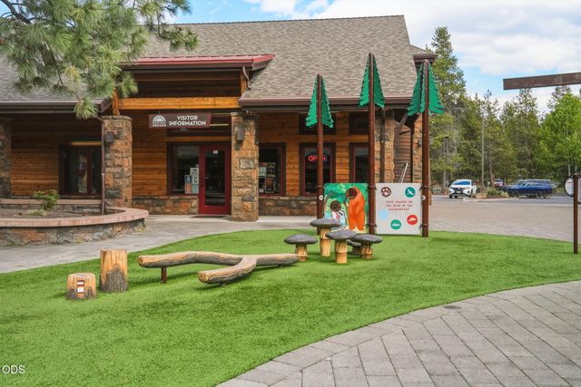 57715 Poplar Loop, Sunriver, OR 97707