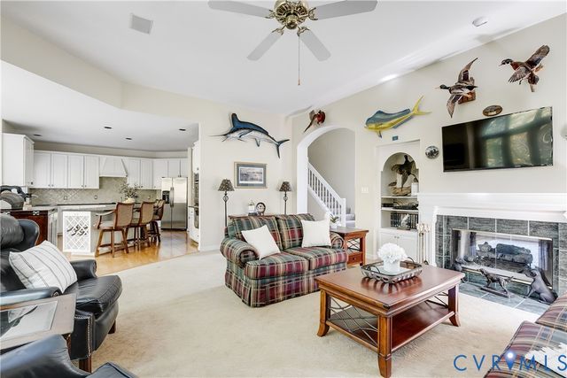 2400 Whitecastle Dr, Midlothian, VA 23113