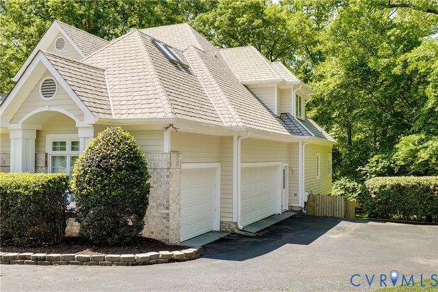 2400 Whitecastle Dr, Midlothian, VA 23113