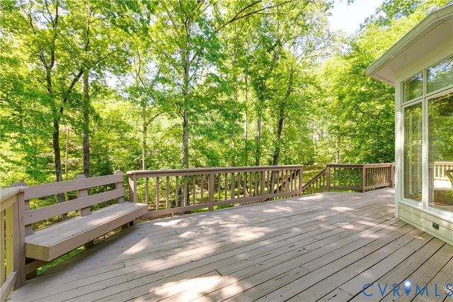 2400 Whitecastle Dr, Midlothian, VA 23113