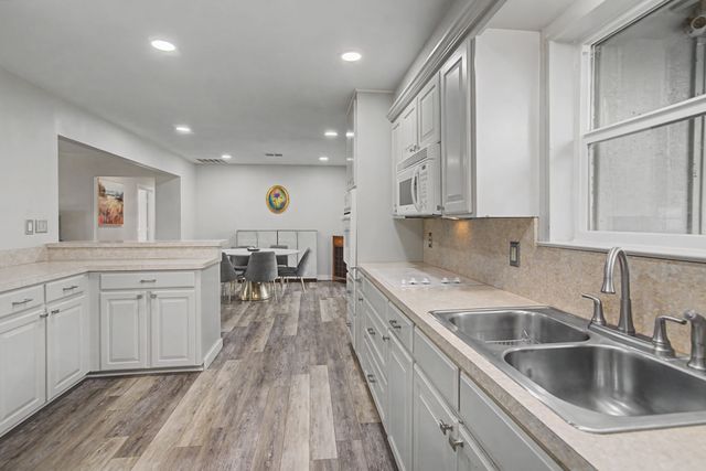 405 Torrey Street, Granbury, TX 76048