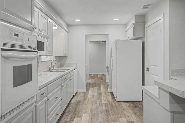 405 Torrey Street, Granbury, TX 76048