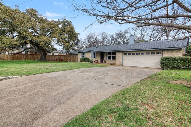 405 Torrey Street, Granbury, TX 76048