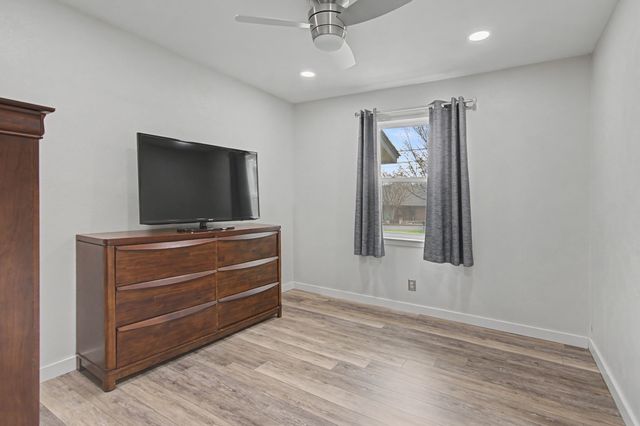 405 Torrey Street, Granbury, TX 76048