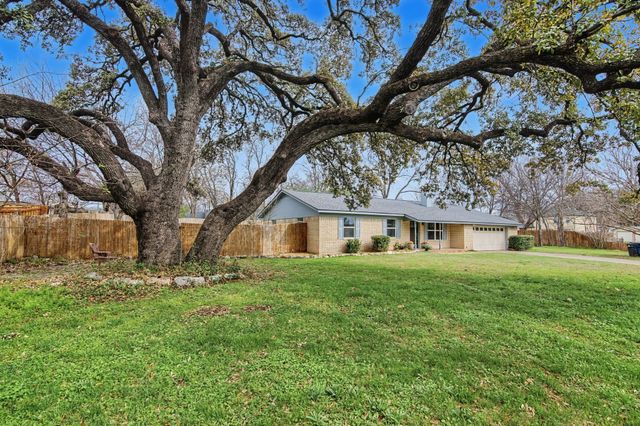 405 Torrey Street, Granbury, TX 76048