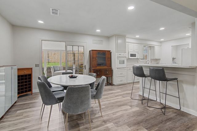 405 Torrey Street, Granbury, TX 76048