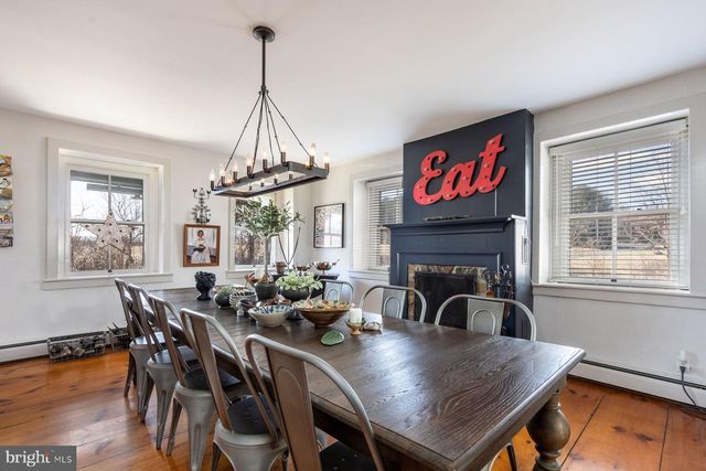 157 KINTNER RD, Kintnersville, PA 18930