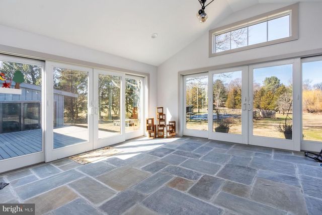 157 KINTNER RD, Kintnersville, PA 18930