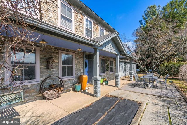 157 KINTNER RD, Kintnersville, PA 18930