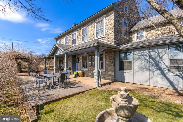 157 KINTNER RD, Kintnersville, PA 18930