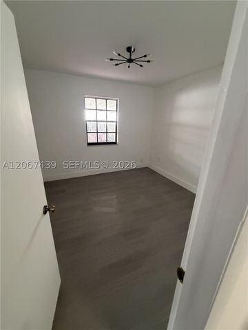 2424 SW 21st Ter Main, Miami, FL 33145