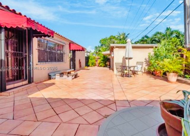 2424 SW 21st Ter Main, Miami, FL 33145
