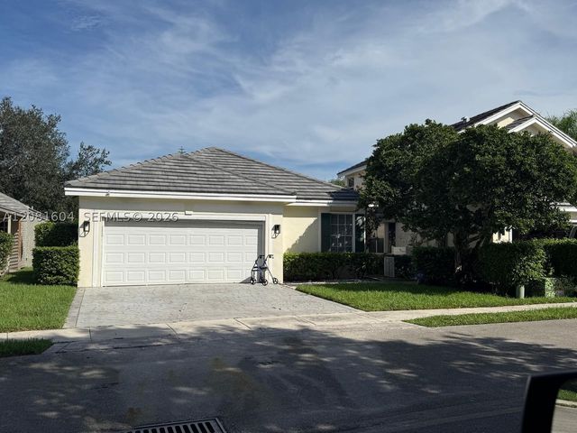 2957 Myrtle Oak Cir, Davie, FL 33328