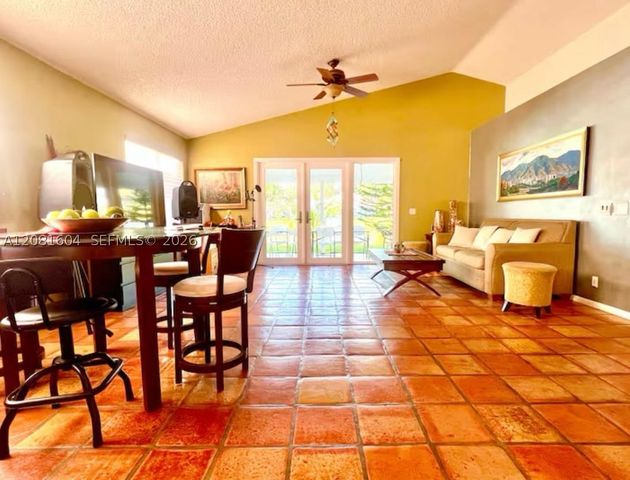 2957 Myrtle Oak Cir, Davie, FL 33328