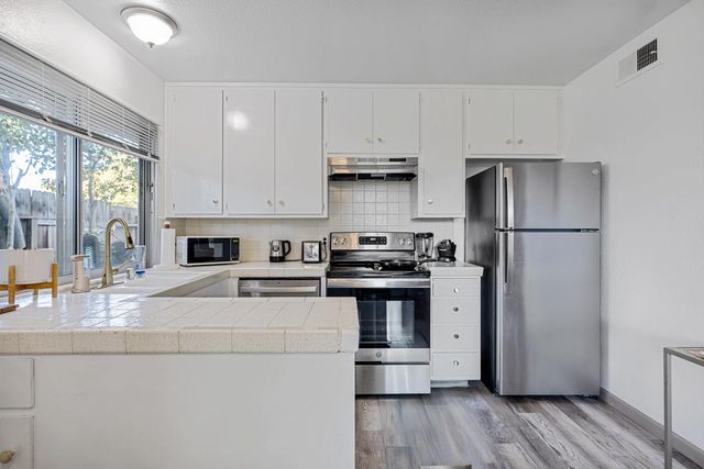 6415 Plymouth Rd, Stockton, CA 95207