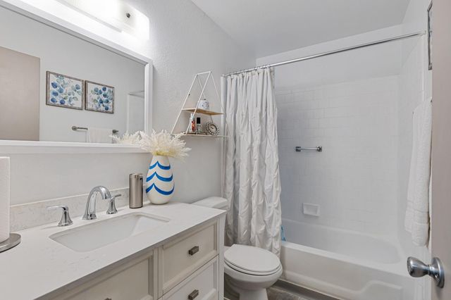 6415 Plymouth Rd, Stockton, CA 95207