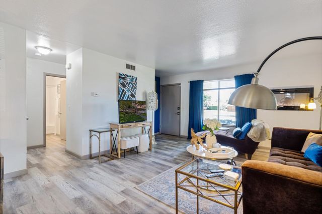 6415 Plymouth Rd, Stockton, CA 95207