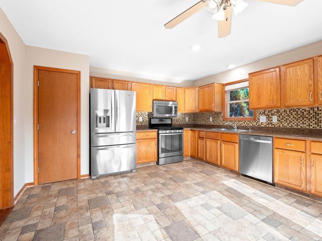 1905 Maple Lane, Garrett, IN 46738