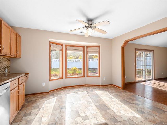 1905 Maple Lane, Garrett, IN 46738