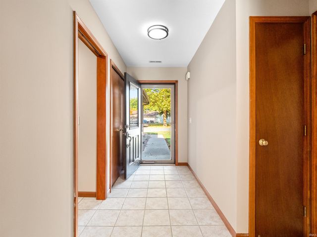 1905 Maple Lane, Garrett, IN 46738