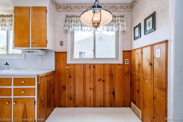 33618 Donnelly Street, Garden City, MI 48135
