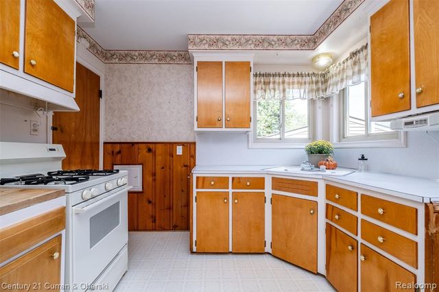 33618 Donnelly Street, Garden City, MI 48135